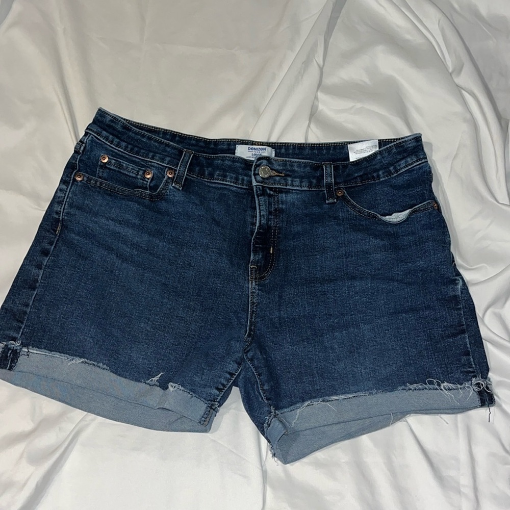 Denizen from Levi’s Women’s Mid rise shorts